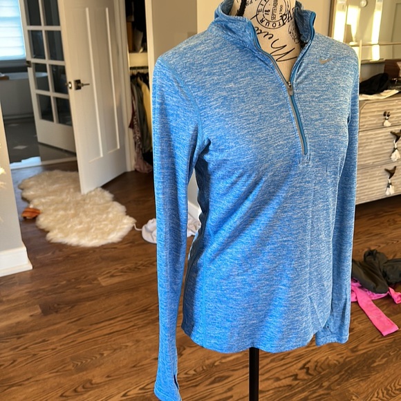 Nike Dry-Fit Pullover - Picture 3 of 6